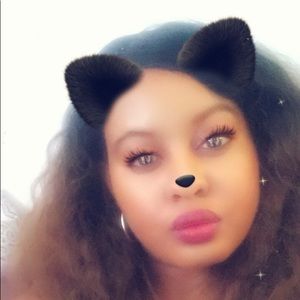 Meet your Posher, Denisha